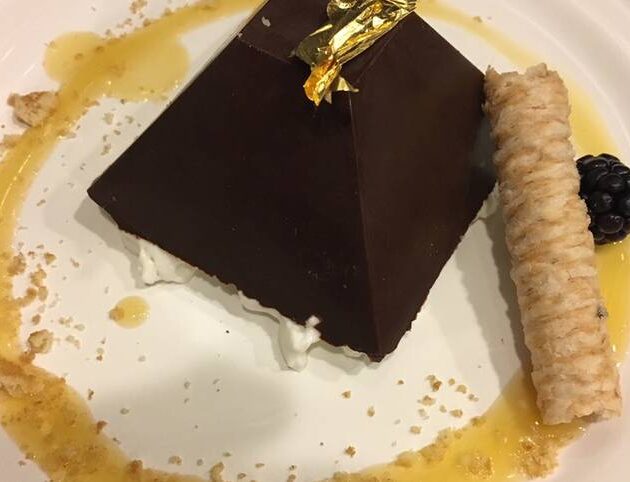 Chocolate Vanilla Pyramid